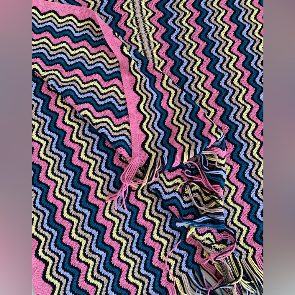 🥰♥️🥰 Missoni multi coloured women’s poncho - Picture 4 of 9